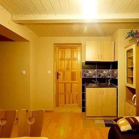 Homestay Pokoje W Jaszczurowce *